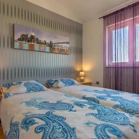 Apartament Ina Pula
