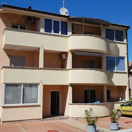 Apartament Ina